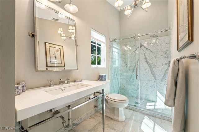 5042 Seahorse AVE, Naples, FL 34103