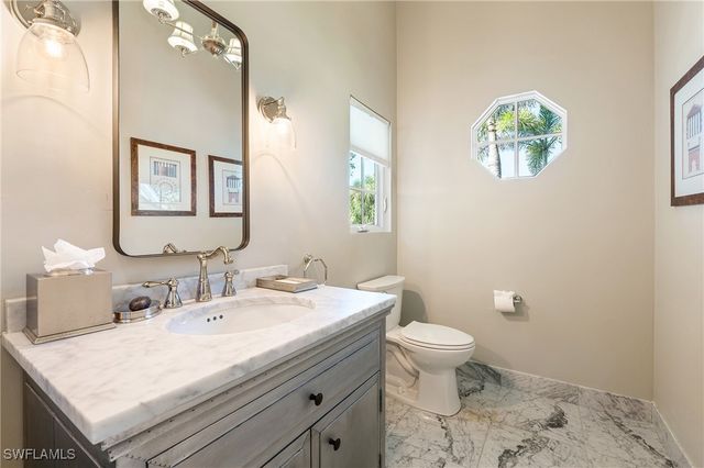 5042 Seahorse AVE, Naples, FL 34103