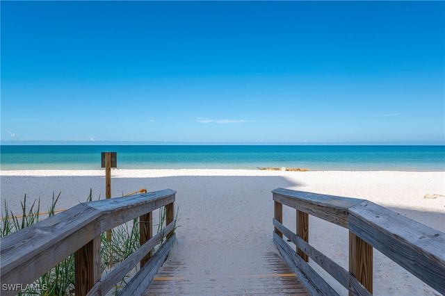 5042 Seahorse AVE, Naples, FL 34103