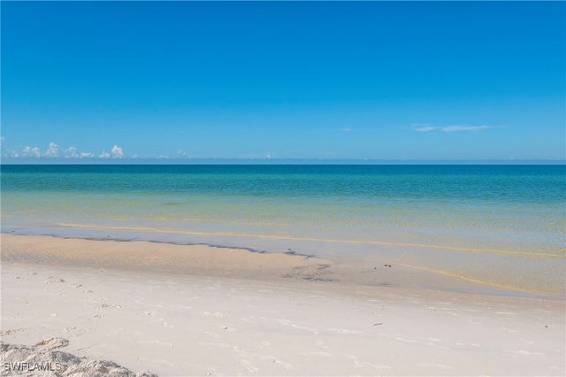 5042 Seahorse AVE, Naples, FL 34103