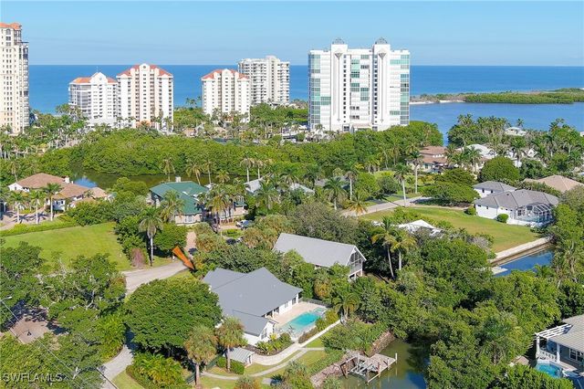 5042 Seahorse AVE, Naples, FL 34103