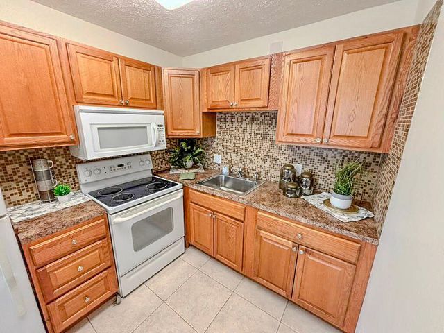 54 Newport C 54, Deerfield Beach, FL 33442