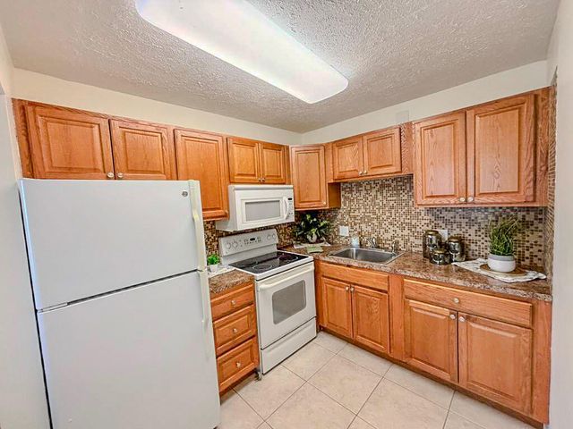 54 Newport C 54, Deerfield Beach, FL 33442