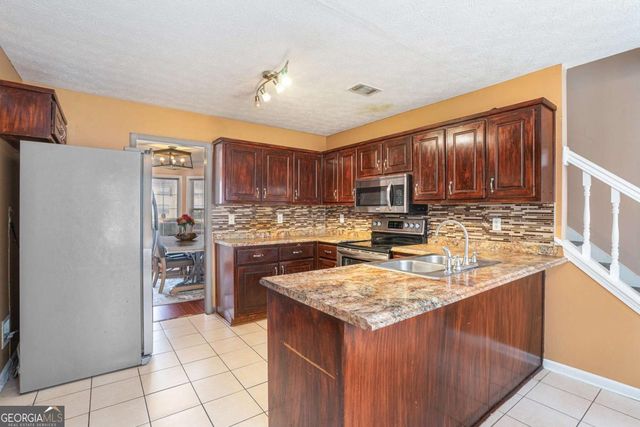 814 Cambridge Creek Drive SW, Conyers, GA 30094