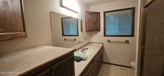 380 Vedelwood DR, Sandpoint, ID 83864