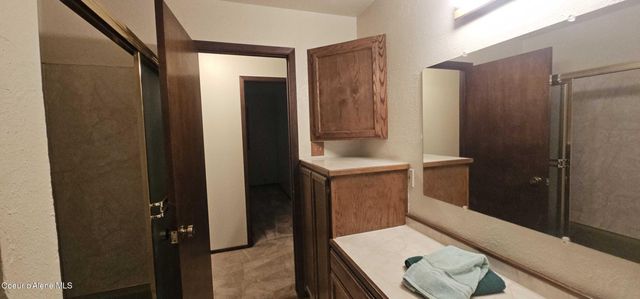 380 Vedelwood DR, Sandpoint, ID 83864