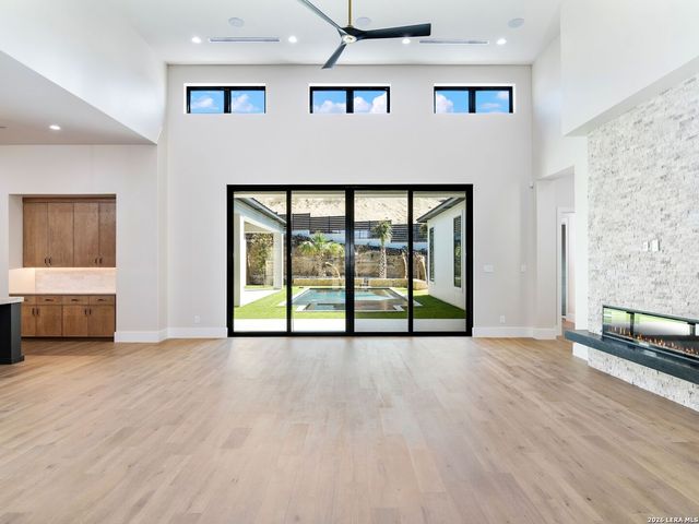 71 Via Aragon, San Antonio, TX 78257