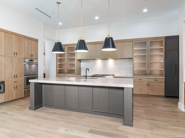 71 Via Aragon, San Antonio, TX 78257