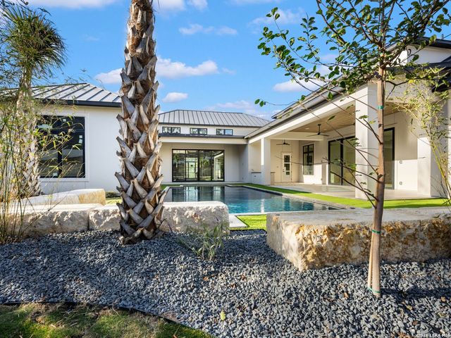 71 Via Aragon, San Antonio, TX 78257