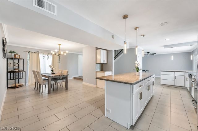 5242 Jane Way, Las Vegas, NV 89119