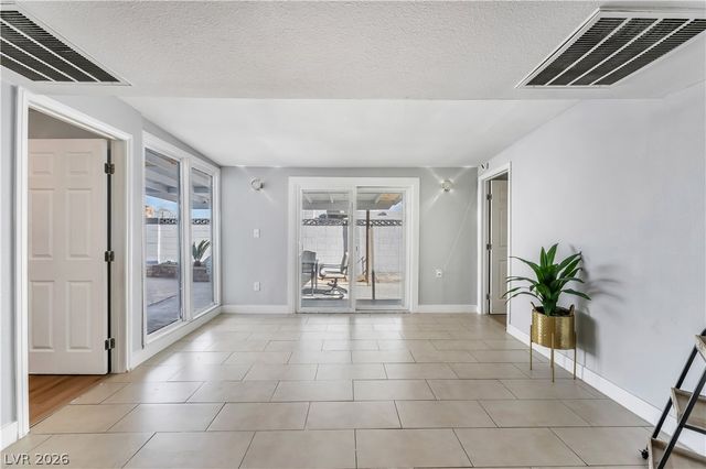 5242 Jane Way, Las Vegas, NV 89119