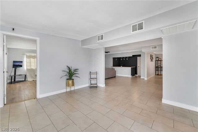 5242 Jane Way, Las Vegas, NV 89119