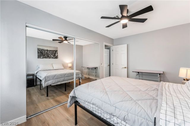 5242 Jane Way, Las Vegas, NV 89119