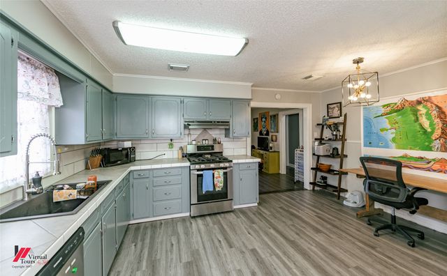 2424 Broadway Drive, Bossier City, LA 71111