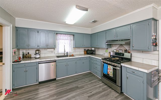 2424 Broadway Drive, Bossier City, LA 71111