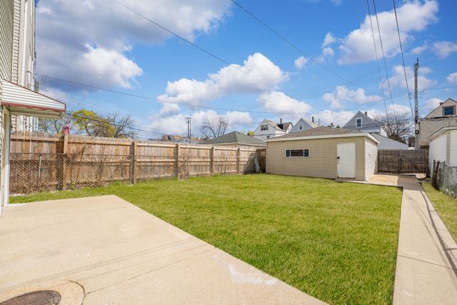 2147 N Latrobe Avenue, Chicago, IL 60639