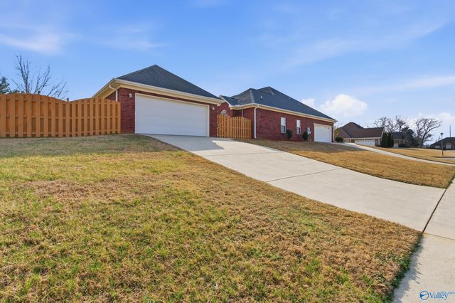 107 Cherry Ridge Drive, New Market, AL 35761