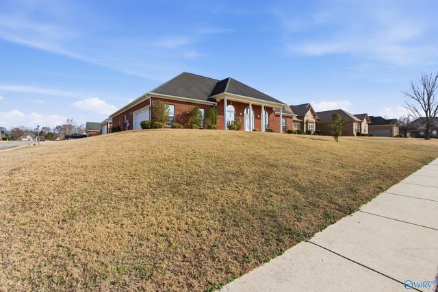 107 Cherry Ridge Drive, New Market, AL 35761