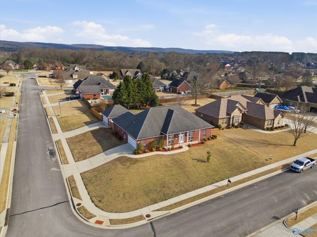 107 Cherry Ridge Drive, New Market, AL 35761