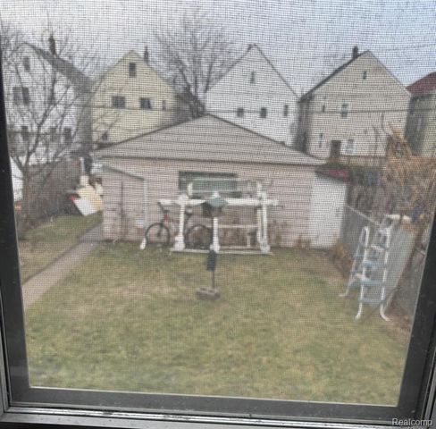 2255 Yemans Street, Hamtramck, MI 48212