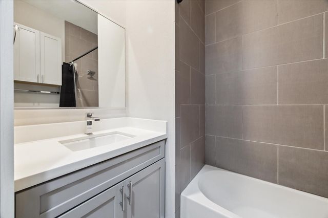 614 Thornton Road G, Houston, TX 77018