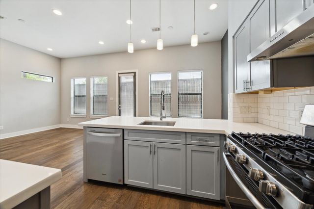 614 Thornton Road G, Houston, TX 77018