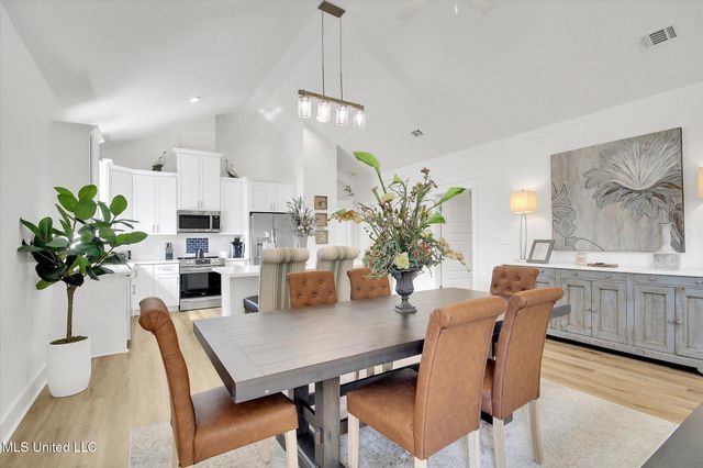 219 Demetz Avenue, Pass Christian, MS 39571