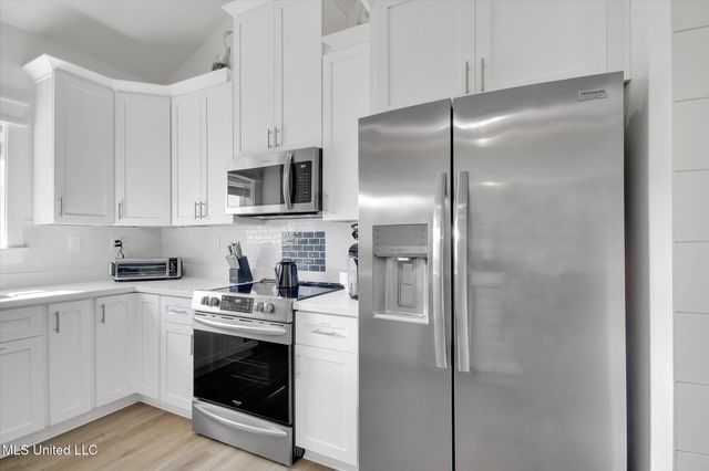 219 Demetz Avenue, Pass Christian, MS 39571