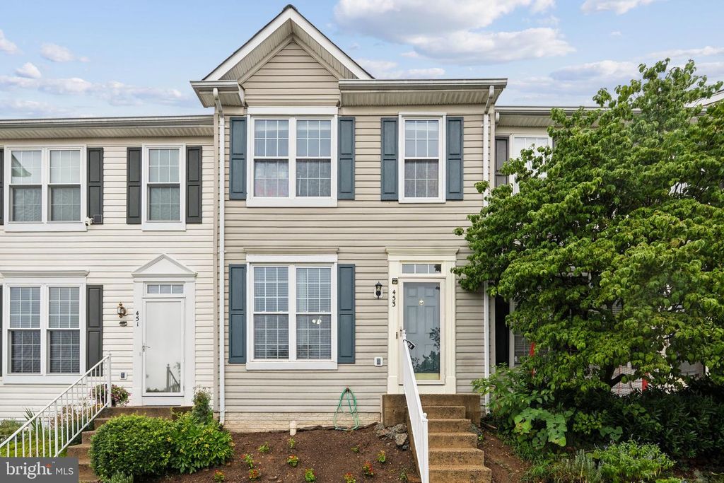 453 PEARLBUSH SQ NE, Leesburg, VA 20176