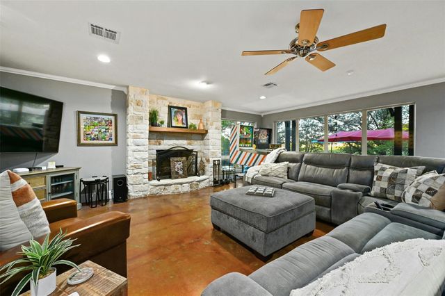 913 Southridge RD, Salado, TX 76571