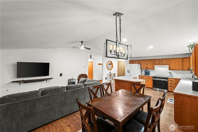 16330 84th Court SE, Yelm, WA 98597