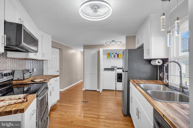 166 MOCKINGBIRD WAY, Whiting, NJ 08759