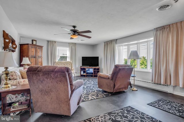 1257 ROSSMOYNE RD, Mechanicsburg, PA 17055