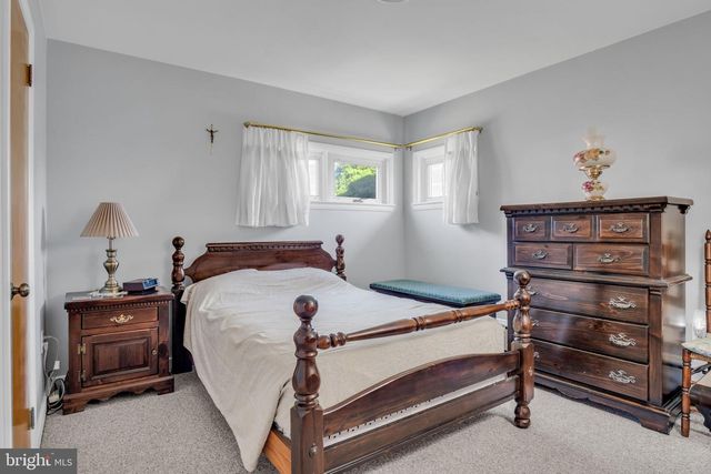 1257 ROSSMOYNE RD, Mechanicsburg, PA 17055