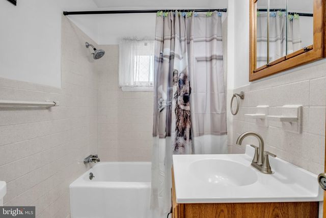 1257 ROSSMOYNE RD, Mechanicsburg, PA 17055
