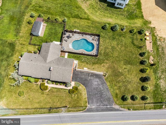 1257 ROSSMOYNE RD, Mechanicsburg, PA 17055