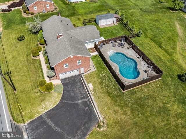 1257 ROSSMOYNE RD, Mechanicsburg, PA 17055