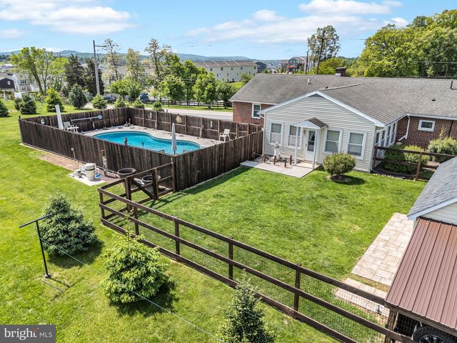 1257 ROSSMOYNE RD, Mechanicsburg, PA 17055