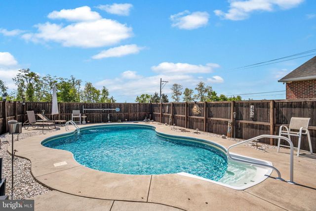 1257 ROSSMOYNE RD, Mechanicsburg, PA 17055