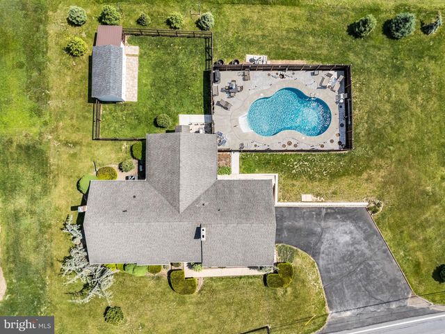 1257 ROSSMOYNE RD, Mechanicsburg, PA 17055