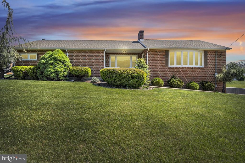 1257 ROSSMOYNE RD, Mechanicsburg, PA 17055