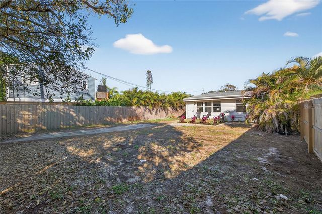 3226 36TH AVENUE N, St Petersburg, FL 33713