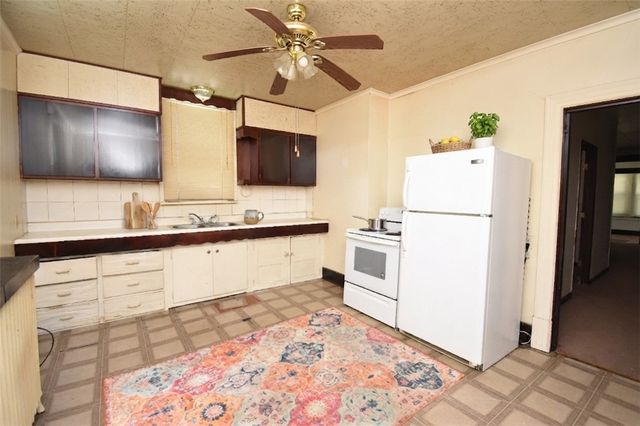 328 5th Avenue, New Kensington, PA 15068