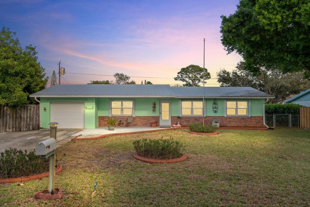 1341 SE Seashell Lane, Stuart, FL 34996