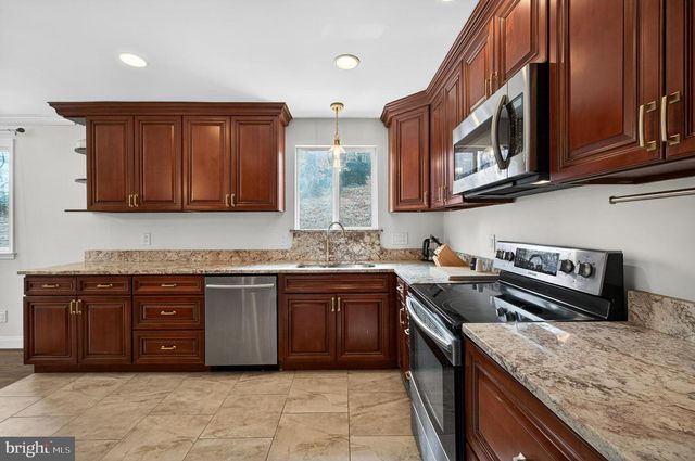 6351 MONTROSE ST, Alexandria, VA 22312