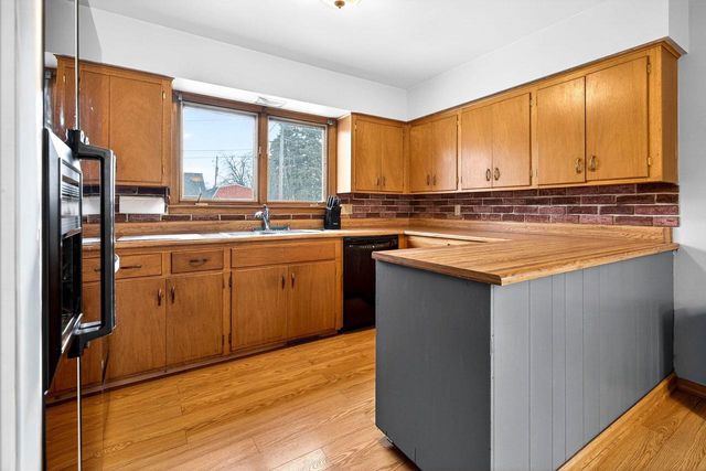 1041 SHANNON STREET, Neenah, WI 54956