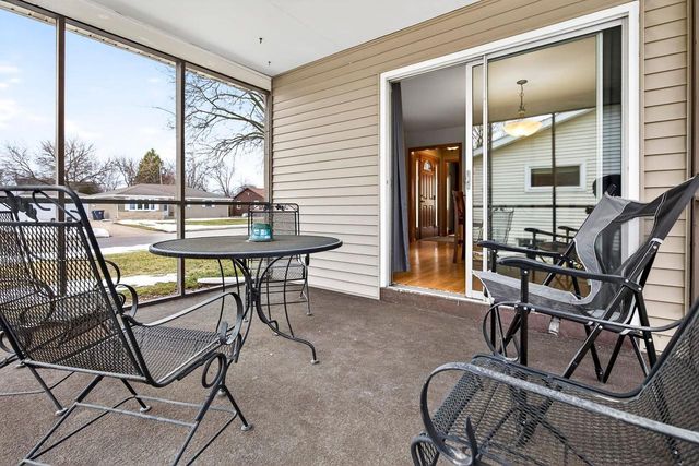 1041 SHANNON STREET, Neenah, WI 54956