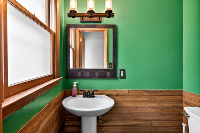 1041 SHANNON STREET, Neenah, WI 54956