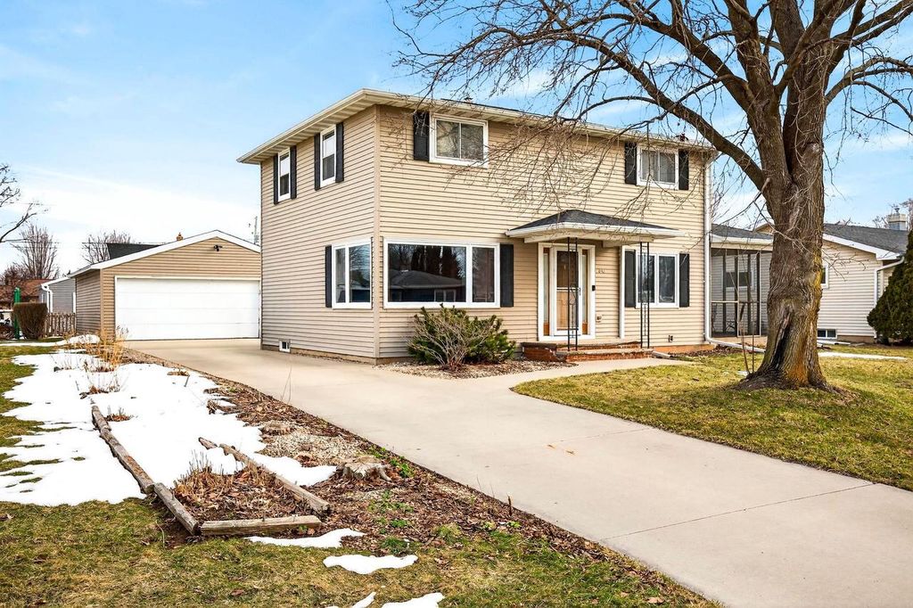 1041 SHANNON STREET, Neenah, WI 54956