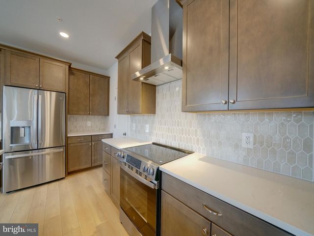 9429 FAIRVIEW AVE, Laurel, MD 20723